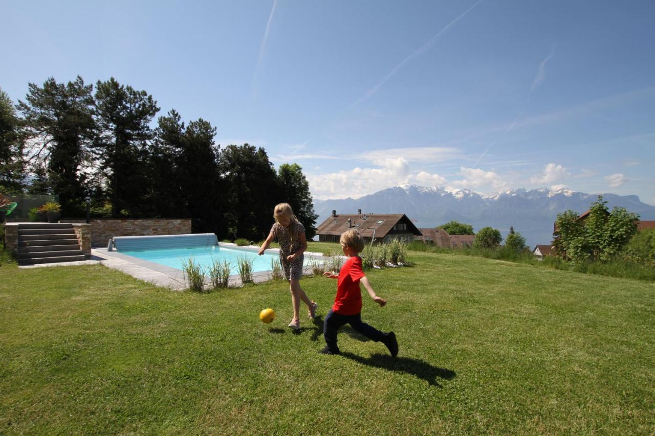 Montreux Holiday Home Buitenkant foto