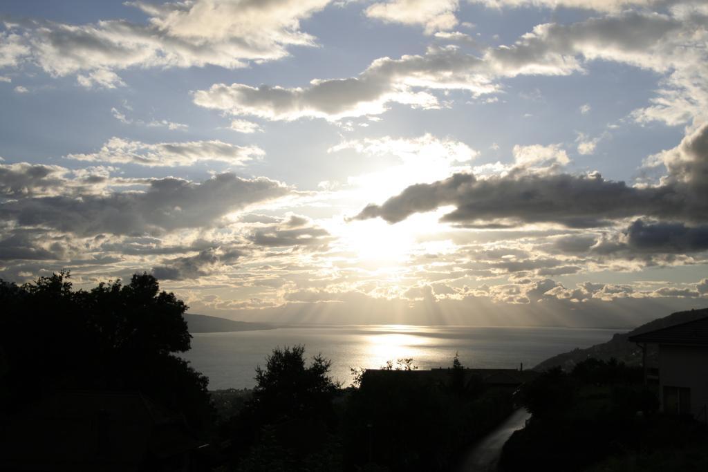 Montreux Holiday Home Buitenkant foto